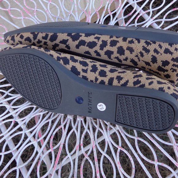 Rothys Leopard Animal Cheetah Jacquard Point Flats 6.5 Women's Flats - Picture 11 of 11